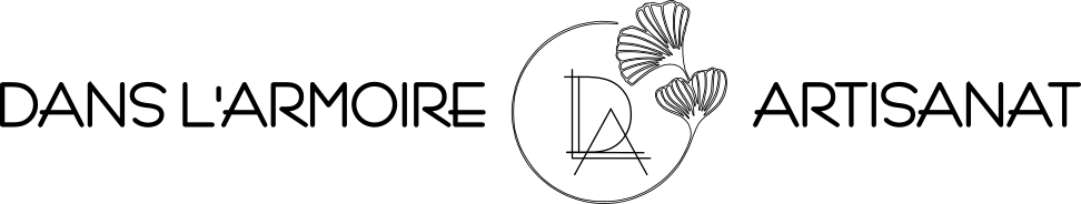 DANS L'ARMOIRE