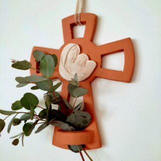 Croix porte-rameaux en terre rouge - VIERGE À L'ENFANT
